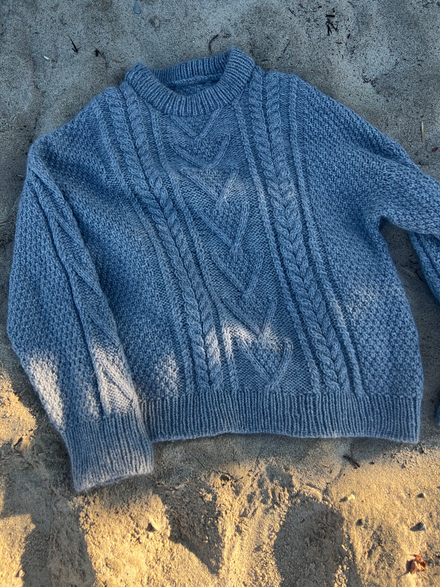 Ovie Sweater English
