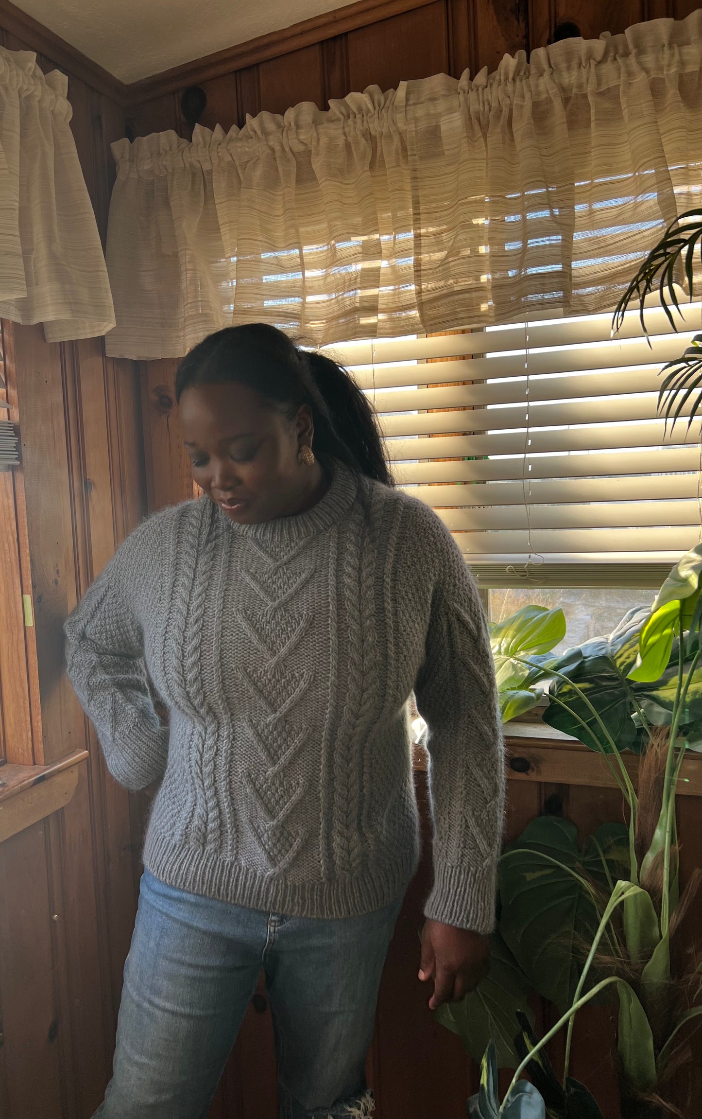 Ovie Sweater English