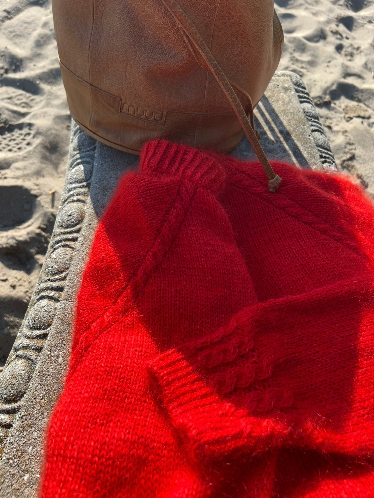 Zuri Sweater (English)