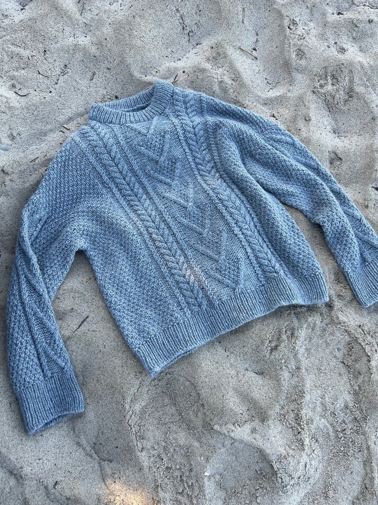 Ovie Sweater English