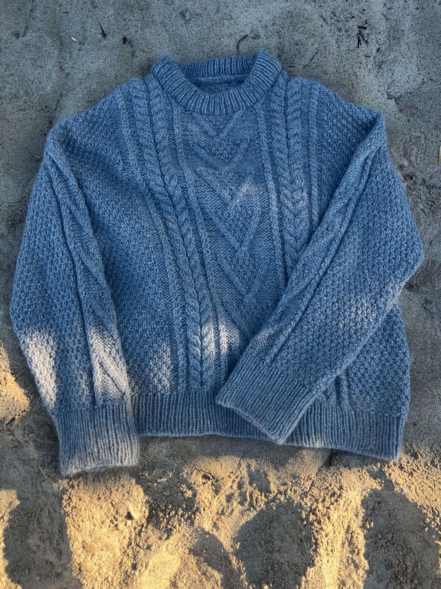 Ovie Sweater English