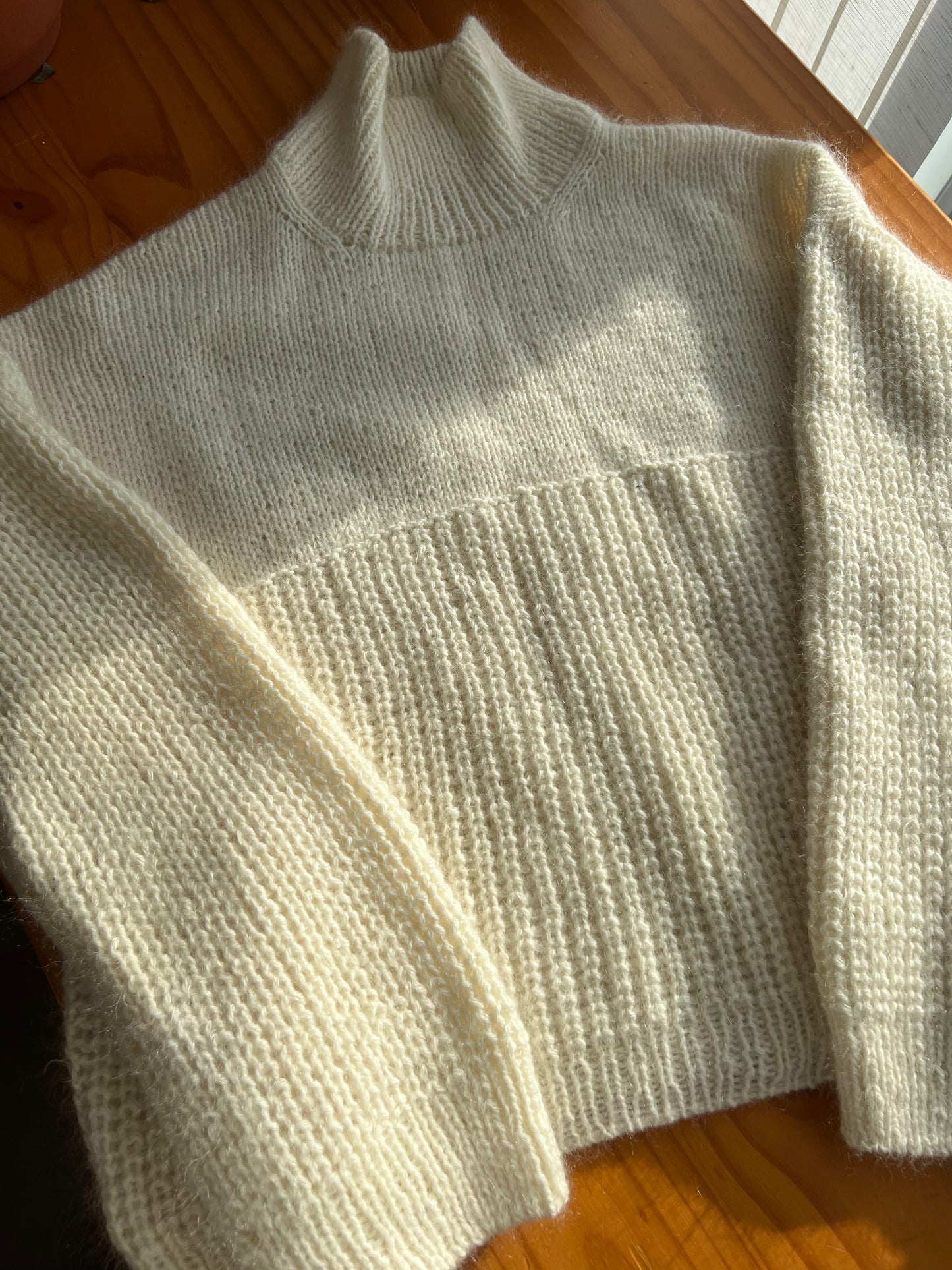 Amara Sweater English