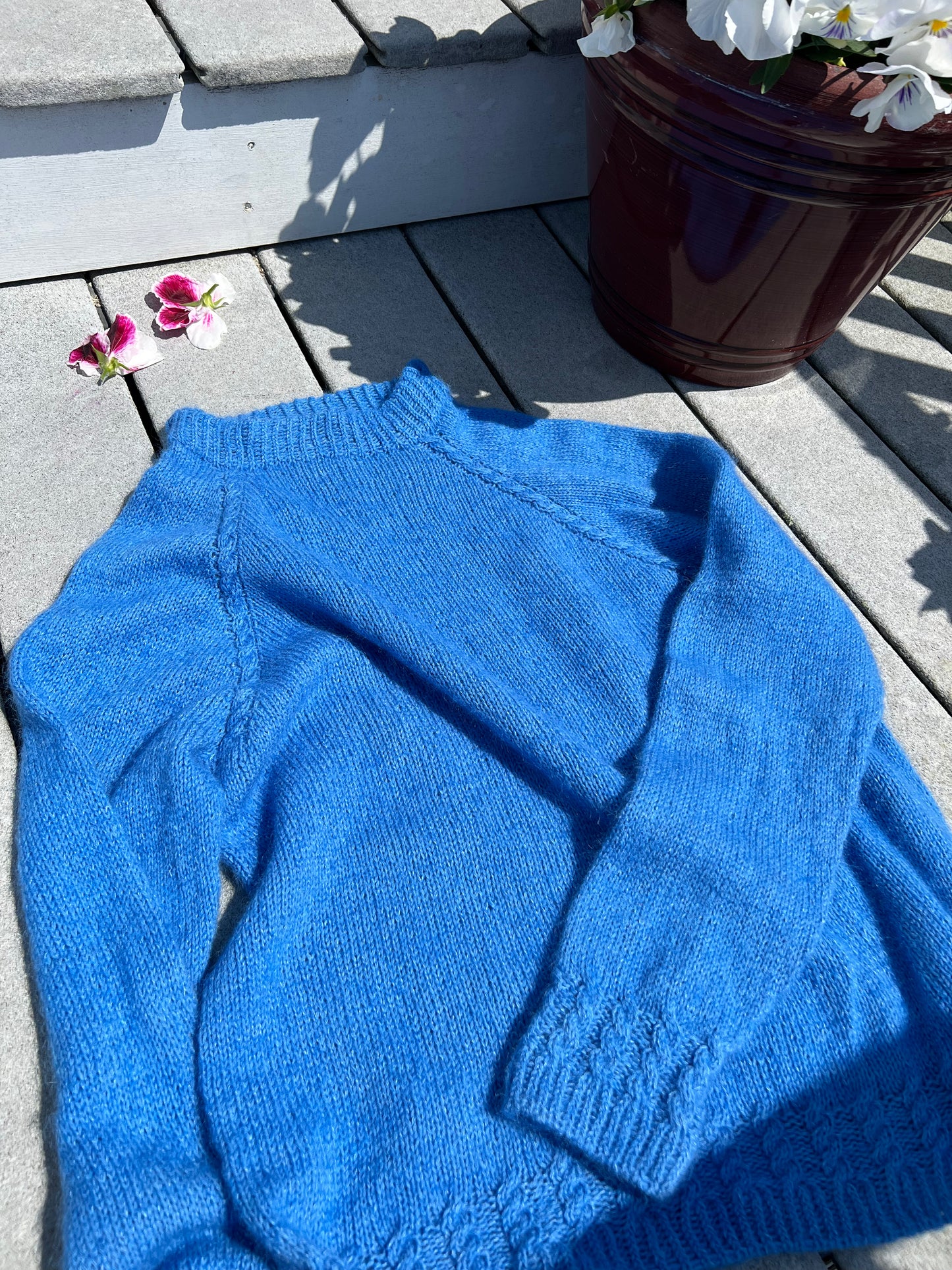Zuri Sweater (English)